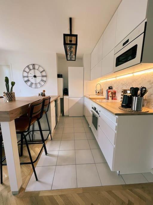 Cosy Penthouse - Large Balconies With Views - 5Min Disneyland 세리스 외부 사진